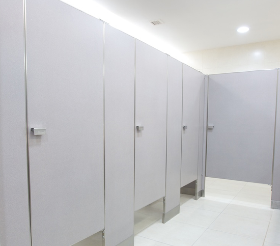 Mamparas para sanitarios públicos