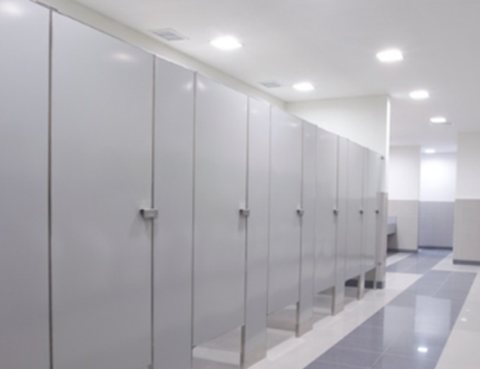 Mamparas para sanitarios públicos