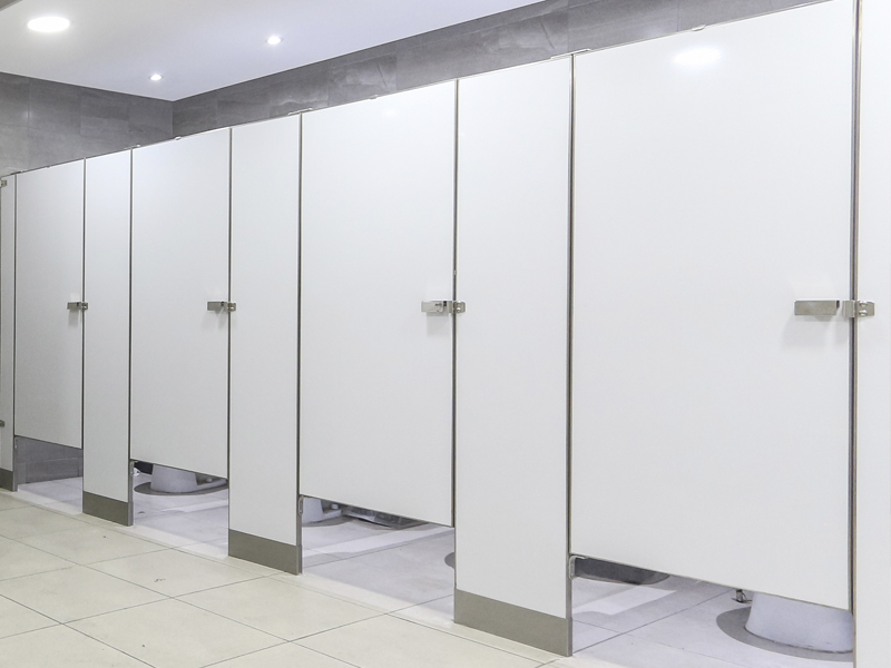 Mamparas para sanitarios públicos